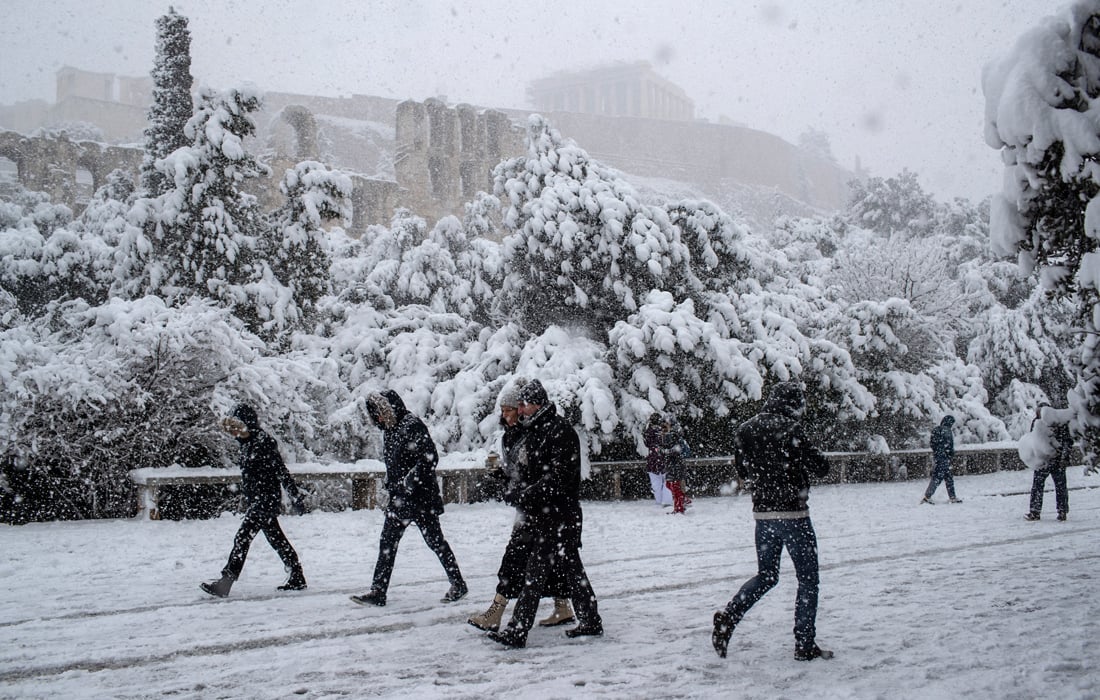 Σε κλοιό τσουχτερού κρύου και χιονοπτώσεων η χώρα και τις επόμενες ημέρες