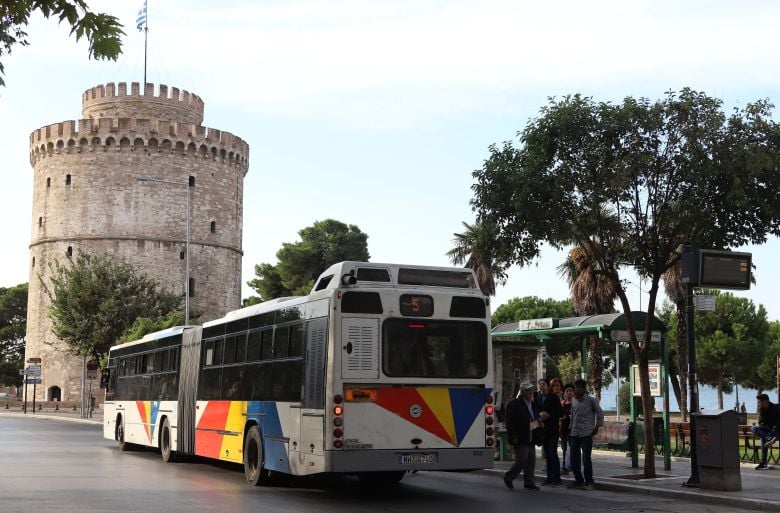 Στους αυτόματους πωλητές η φόρτιση νέων καρτών και εισιτηρίων του ΟΑΣΘ