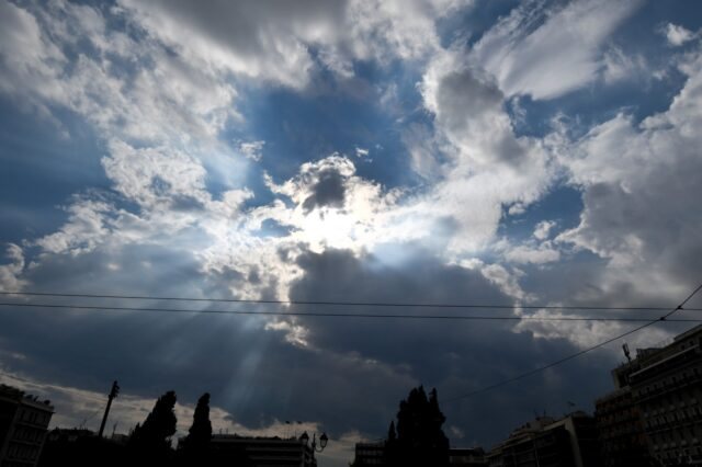 Τοπικές βροχές και νεφώσεις σε περισσότερες περιοχές της χώρας