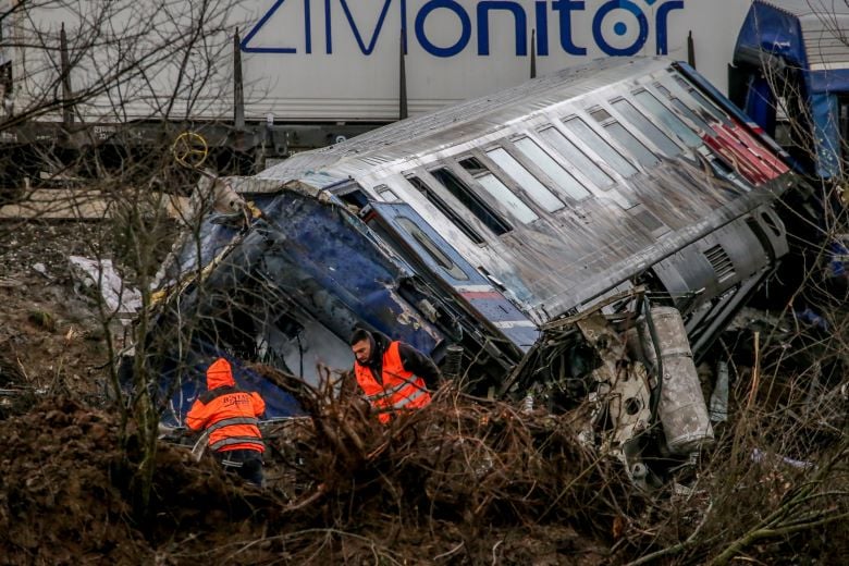 Βρέθηκε στο Κουλούρι κομμάτι της δεύτερης μηχανής της εμπορικής αμαξοστοιχίας της τραγωδίας των Τεμπών