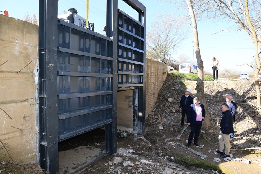 Ολοκληρώθηκε η εγκατάσταση θηροφραγμάτων στο δίκτυο ομβρίων υδάτων Αγίου Θωμά στη Λάρισα