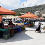 Έκλεβαν πορτοφόλια και τσάντες καταναλωτών σε λαϊκές αγορές της Θεσσαλονίκης