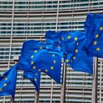 Η ΕΕ επενδύει σε προηγμένα υλικά, κλωστοϋφαντουργία και φωτοβολταϊκα