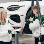 Η Bentley εγκαινιάζει το νέο Κέντρο Αριστείας για την Ποιότητα και την Έναρξη Παραγωγής