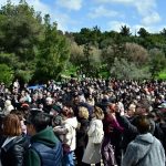 «Βούλιαξε» ο λόφος Φιλοπάππου από τους Αθηναίους για τα Κούλουμα – Χαρταετοί γέμισαν τον αττικό ουρανό