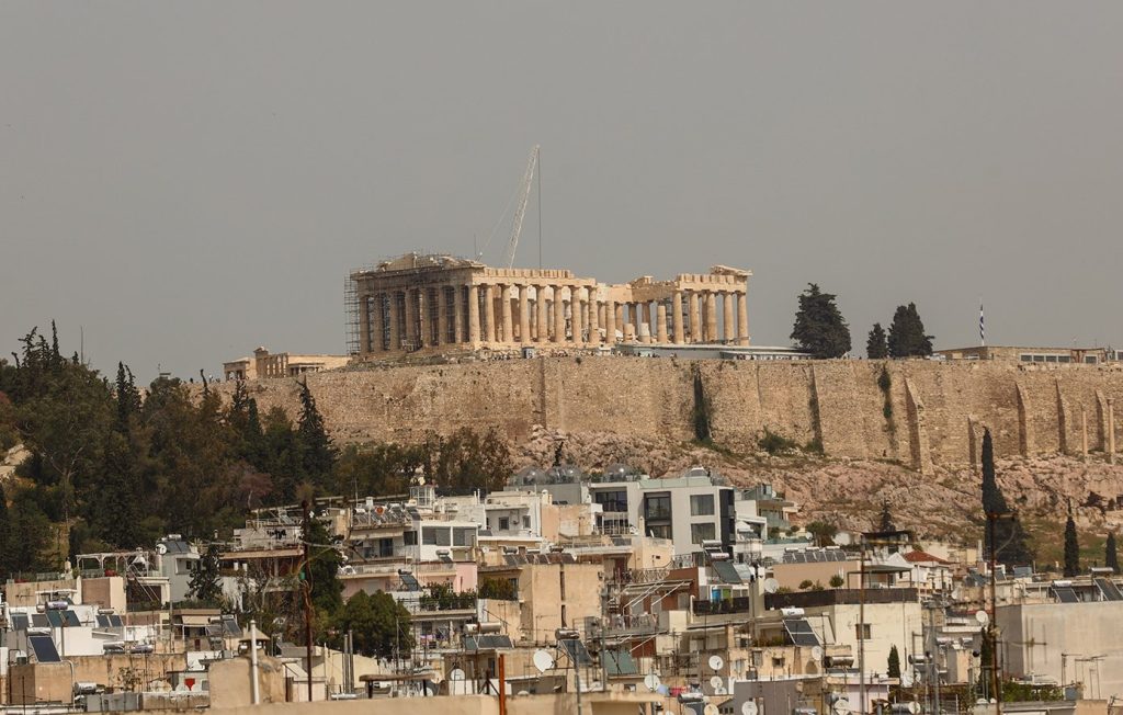 Ανεβαίνει η θερμοκρασία τις επόμενες ημέρες – «Kοκτέιλ» ζέστης και αφρικανικής σκόνης