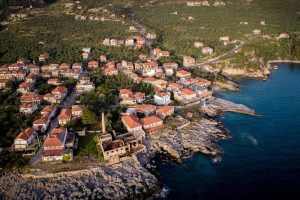 Η λύση που σχεδιάζει το ΥΠΕΝ για το πρόβλημα με τις οριοθετήσεις οικισμών κάτω των 2.000 κατοίκων