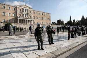 Με μήνυμα στο 112 προειδοποίησαν για βόμβα στη Βουλή
