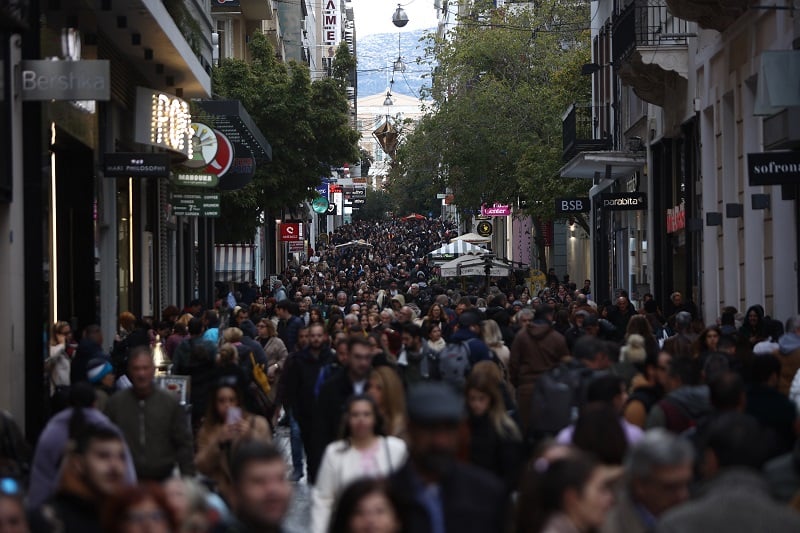 Σε κίνδυνο φτώχειας ένας στους πέντε Έλληνες