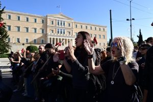 Σε απεργιακό κλοιό η χώρα την Τετάρτη: Ποιοι συμμετέχουν, ποιες είναι οι βασικές διεκδικήσεις – Πώς θα κινηθούν τα Μέσα Μαζικής Μεταφοράς