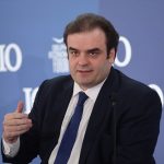 Πιερρακάκης: Δεν είμαστε η κυβέρνηση του «δώσε τα όλα» – Δε συζητάμε την επιστροφή του 13ου και 14ου μισθού