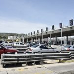Μαζική έξοδος και ουρές χιλιομέτρων στα διόδια Ελευσίνας στην Αττική και Μαλγάρων στη Θεσσαλονίκη