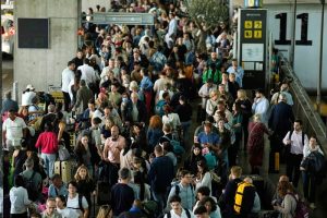 Χάος από το blackout σε Ισπανία και Πορτογαλία – Αποκαθίσταται σταδιακά η ηλεκτροδότηση