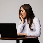 Η υπνηλία συνδέεται με αυξημένους κινδύνους για την υγεία και μειωμένη ποιότητα ζωής