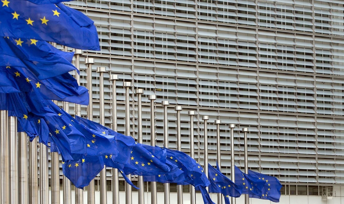 Η ΕΕ παγώνει για 90 ημέρες την απάντηση της στους δασμούς των ΗΠΑ – «Να δώσουμε μια ευκαιρία στις διαπραγματεύσεις»