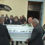 Βαρύ το πένθος στην κηδεία της 47χρονης ναυτικού που σκοτώθηκε στο λιμάνι της Πάτρας