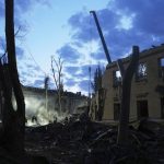 Ρωσικοί πύραυλοι και drones χτύπησαν το Κίεβο: Τουλάχιστον εννέα νεκροί, 70 τραυματίες – Για «συμφωνία με τη Μόσχα» κάνει λόγο ο Τραμπ