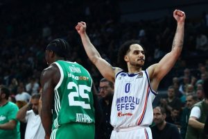 Euroleague: Η Εφές κέρδισε τον Παναθηναϊκό στο ΟΑΚΑ και ισοφάρισε την σειρά σε 1-1 νίκες