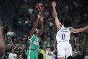 Euroleague: Προβάδισμα στις νίκες για τον Παναθηναϊκό επί της Εφές στα πλέι οφ