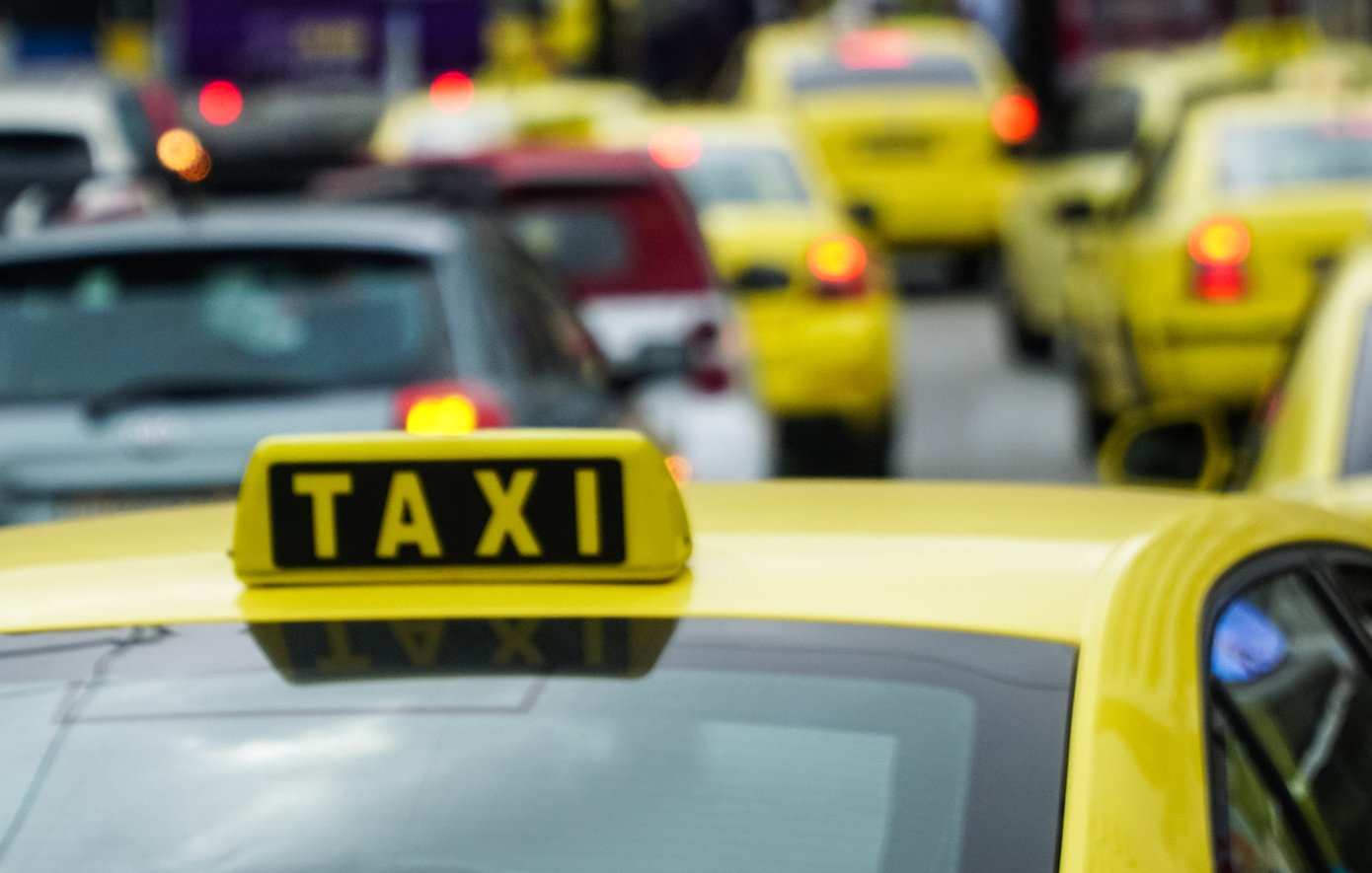 Aπεργούν τα ταξί στις 15 Απριλίου για την κίνηση στις λεωφορειολωρίδες