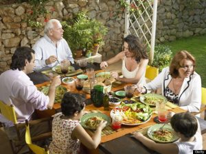 Καλύτερη υγεία των οστών ιδιαίτερα στις γυναίκες προσφέρει η μεσογειακή διατροφή