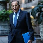 Ο Λαβρόφ διαβεβαιώνει πως η Ρωσία είναι διατεθειμένη να κλείσει συμφωνία για να τελειώσει ο πόλεμος στην Ουκρανία