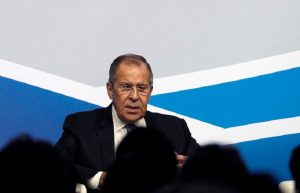 Λαφρόφ: Ο Τραμπ καταλαβαίνει πολλά περισσότερα για τον πόλεμο στην Ουκρανία από οποιονδήποτε ηγέτη της Ευρώπης
