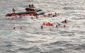 Τραγωδία στην Τυνησία: Τουλάχιστον οκτώ νεκροί σε ναυάγιο πλεούμενου με μετανάστες