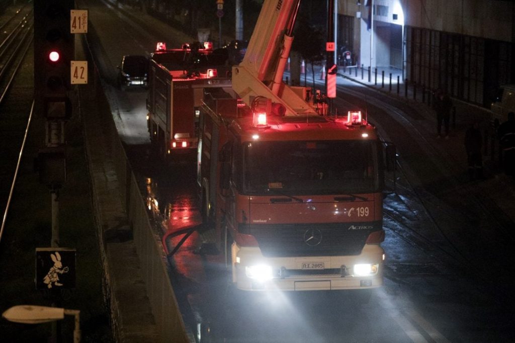 Ξέσπασε φωτιά σε υπόγειο χώρο πολυκατοικίας στα Πατήσια