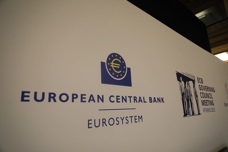 Στο 2% ετοιμάζεται να μειώσει τον Ιούνιο το βασικό της επιτόκιο η ΕΚΤ