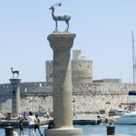 Κατασβέστηκε φωτιά σε τουριστικό σκάφος στην Ρόδο
