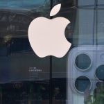 Η Apple σχεδιάζει να «ανοίξει» τα μοντέλα AI της σε τρίτους για την ανάπτυξη λογισμικού