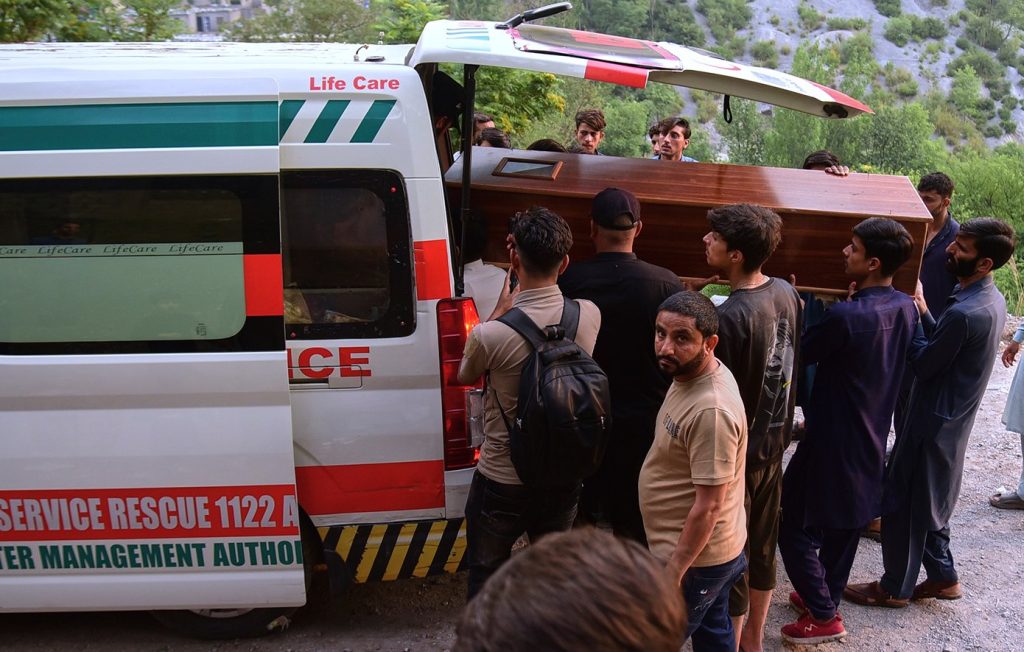 Το Πακιστάν απειλεί πως θα «εκδικηθεί» τους νεκρούς λόγω των πυραυλικών επιθέσεων που εξαπέλυσε η Ινδία