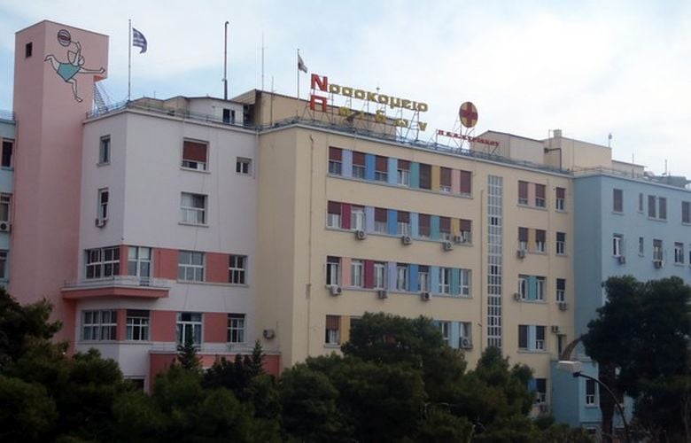 Τετράχρονο παιδί έπεσε σε φωταγωγό πολυκατοικίας στην Αγία Βαρβάρα