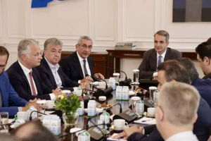 Επίσπευση διαδικασιών στις Περιφέρειες ζήτησε ο Μητσοτάκης