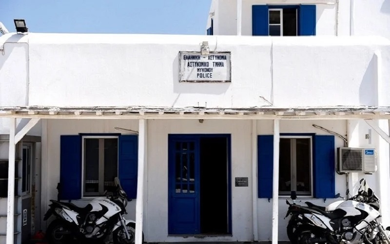 Επιχειρηματίας στη Μύκονο καταγγέλλει ότι έπεσε θύμα ξυλοδαρμού από αστυνομικούς