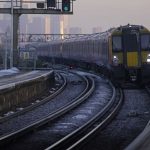 Βρετανία: Η εταιρεία South Western Railway είναι η πρώτη σιδηροδρομική εταιρεία που περνά από σήμερα στον έλεγχο του δημοσίου
