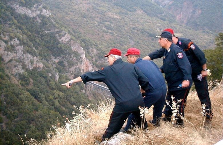 Συναγερμός στη Νέδα: Πατέρας και γιος έπεσαν σε χαράδρα στα σύνορα Ηλείας και Μεσσηνίας