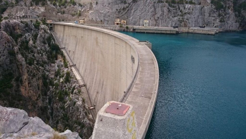 Αύξηση παραγωγής 70% σε ελαιοπαραγωγούς και οινοποιούς θα φέρει το φράγμα Πλακιώτισσας λέει ο Τσιάρας