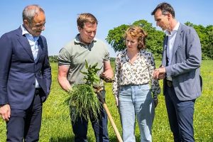Σύμπραξη FrieslandCampina με Lidl και ReGeNL για πρόγραμμα αναγεννητικής γεωργίας σε 30 φάρμες - Τυροκόμος