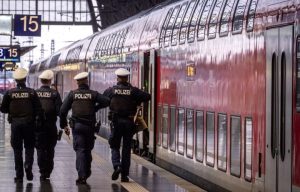 Τουλάχιστον 17 τραυματίες σε επίθεση με μαχαίρι στον σιδηροδρομικό σταθμό του Αμβούργου – Συνελήφθη 39χρονη Γερμανίδα
