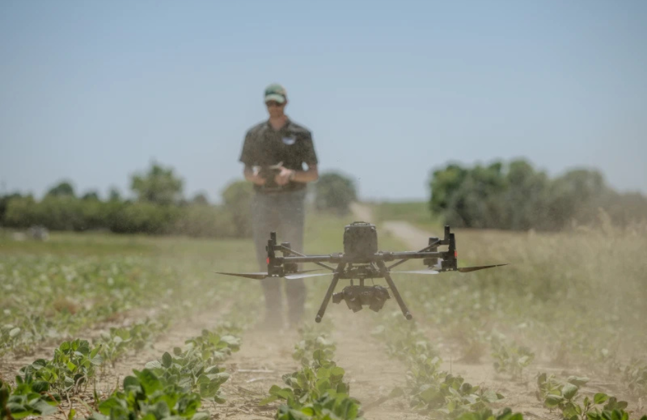 Εισέρχεται στα αγροτικά drones η John Deere με την εξαγορά της Sentera - Profi