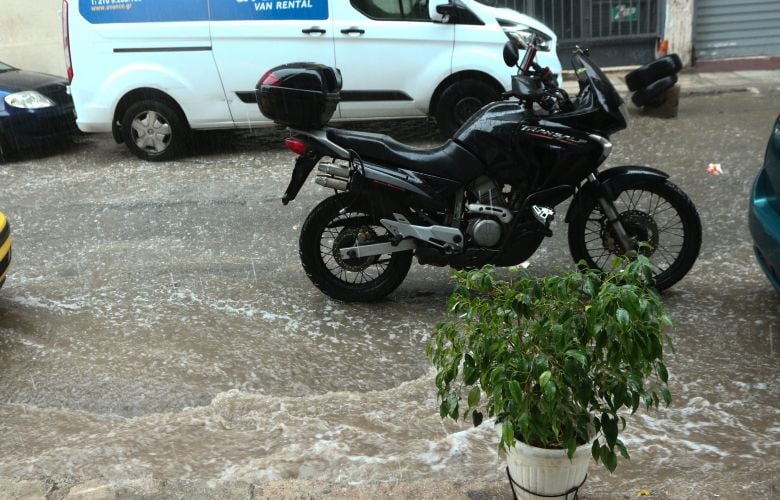 Έκτακτο δελτίο επιδείνωσης του καιρού με βροχές και καταιγίδες