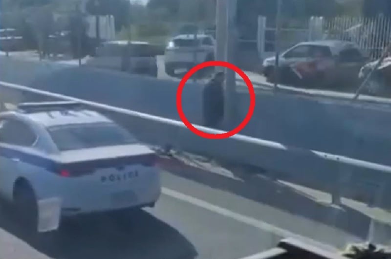 «Πάρκαρε» στη μεσαία λωρίδα στον Κηφισό για να πάει να κάνει την ανάγκη του – Δείτε το βίντεο