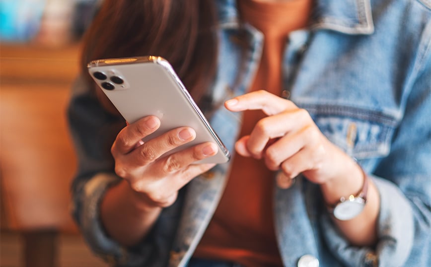 Youth Pass: Περισσότεροι 154.000 νέοι 18 και 19 ετών θα το λάβουν φέτος