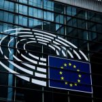 Ανάπτυξη 2,2% τη 2ετία 2025-26 προβλέπει η Κομισιόν για Ελλάδα