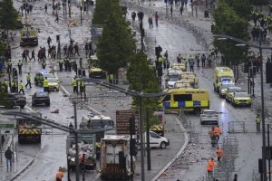 Αυτοκίνητο χτύπησε πλήθος πεζών κατά τη διάρκεια των εορτασμών στο Λίβερπουλ για την κατάκτηση του τίτλου