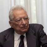 Πέθανε σε ηλικία 97 ετών, ο Πέτρος Μολυβιάτης, ένας από τους σημαντικότερους διπλωμάτες της Ελλάδας