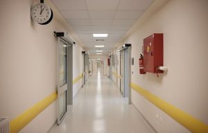 Συγκλονίζει ο παππούς της 7χρονης που πέθανε όταν έπεσε σε τζαμαρία: «Το σπίτι μας έκλεισε»