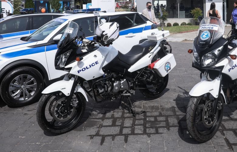 Bρέφος βρέθηκε σε σακούλα δίπλα σε κάδο απορριμμάτων στον Άλιμο